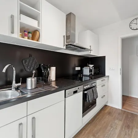 Amalfi A01 - Gemuetliche 2 Zi-wohnung Mit Boxspringbetten Und Smart Tv דירה *