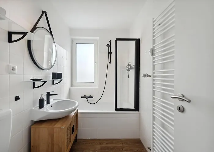 Amalfi A01 - Gemuetliche 2 Zi-wohnung Mit Boxspringbetten Und Smart Tv Kaiserslautern